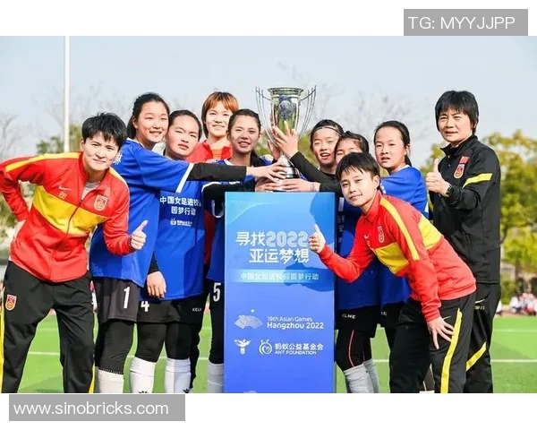 足球明星与小粉丝温馨互动瞬间感动全场传递梦想与希望